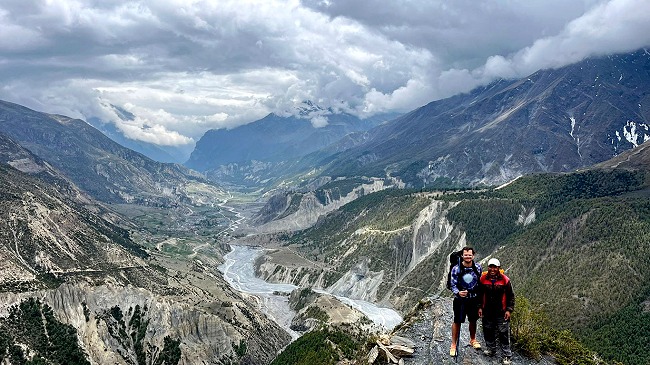 Annapurna Circuit Trek with Kathmandu, Pokhara & Chitwan