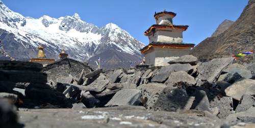 stupas in manaslu