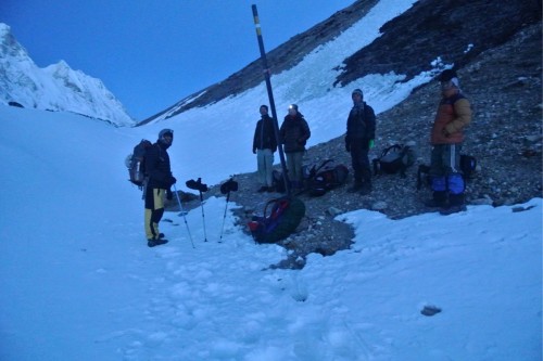 early morning larkya la pass