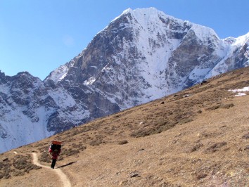 everest trek
