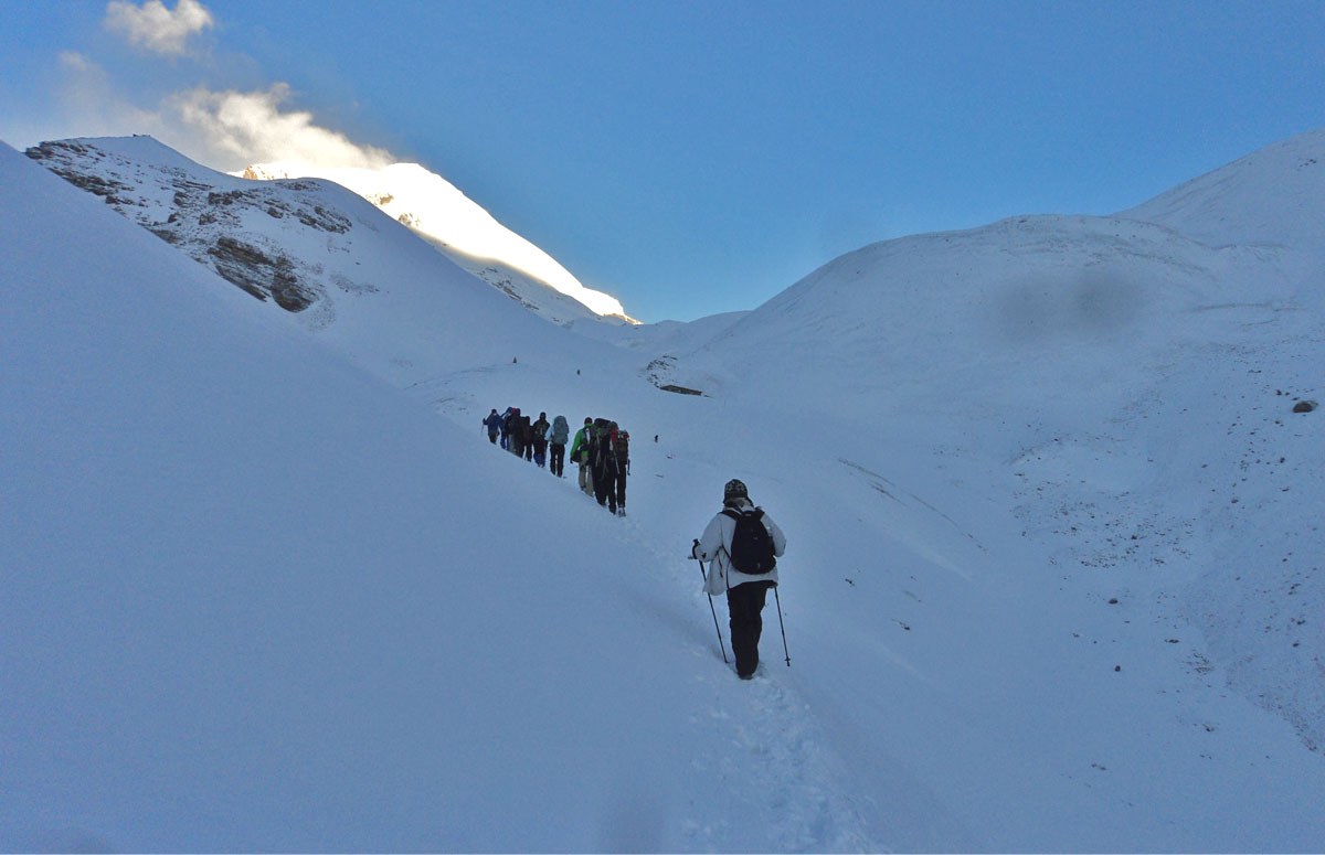 Makalu Ice Col Trekking